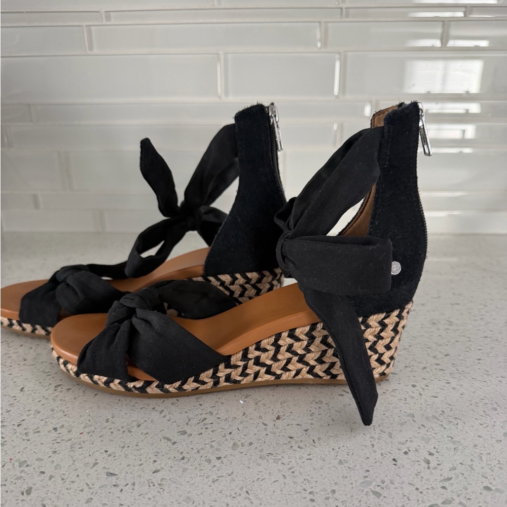 UGG Women's Yarrow Black Knotted Strap Espadrille Wedge Sandals